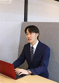 I.J.さん作業風景